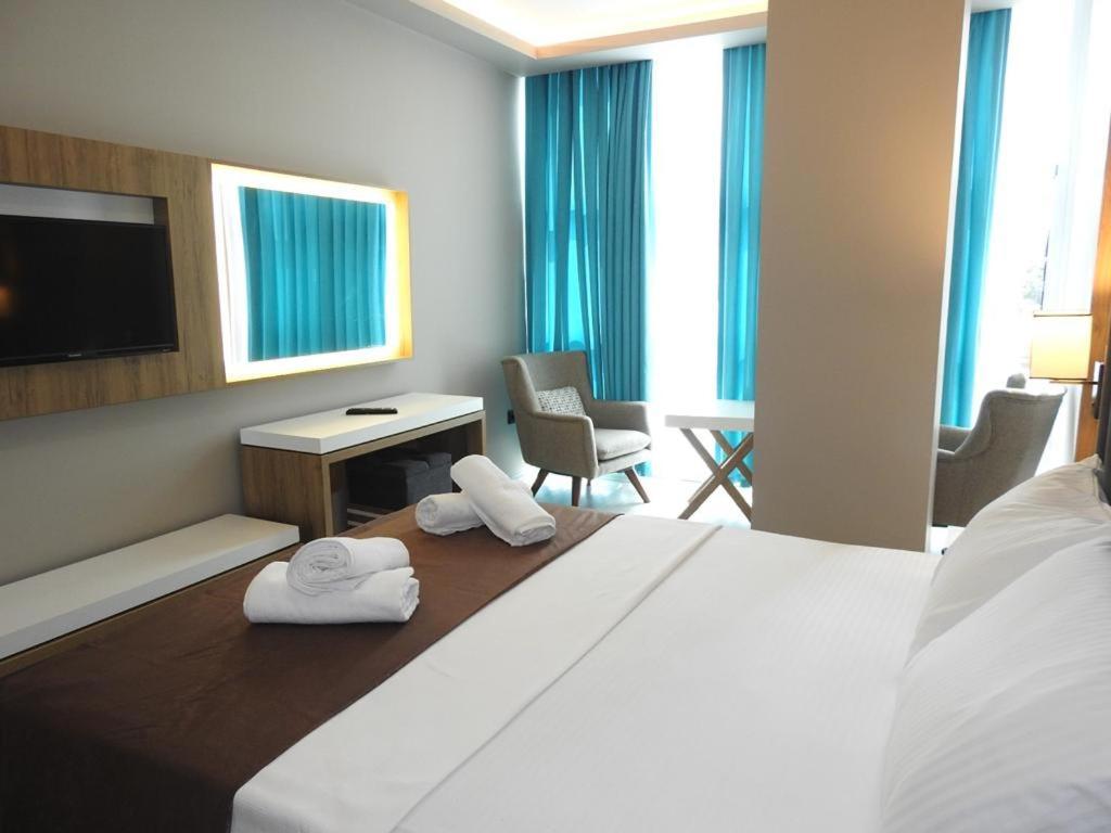 Armoni Life Suit Otel